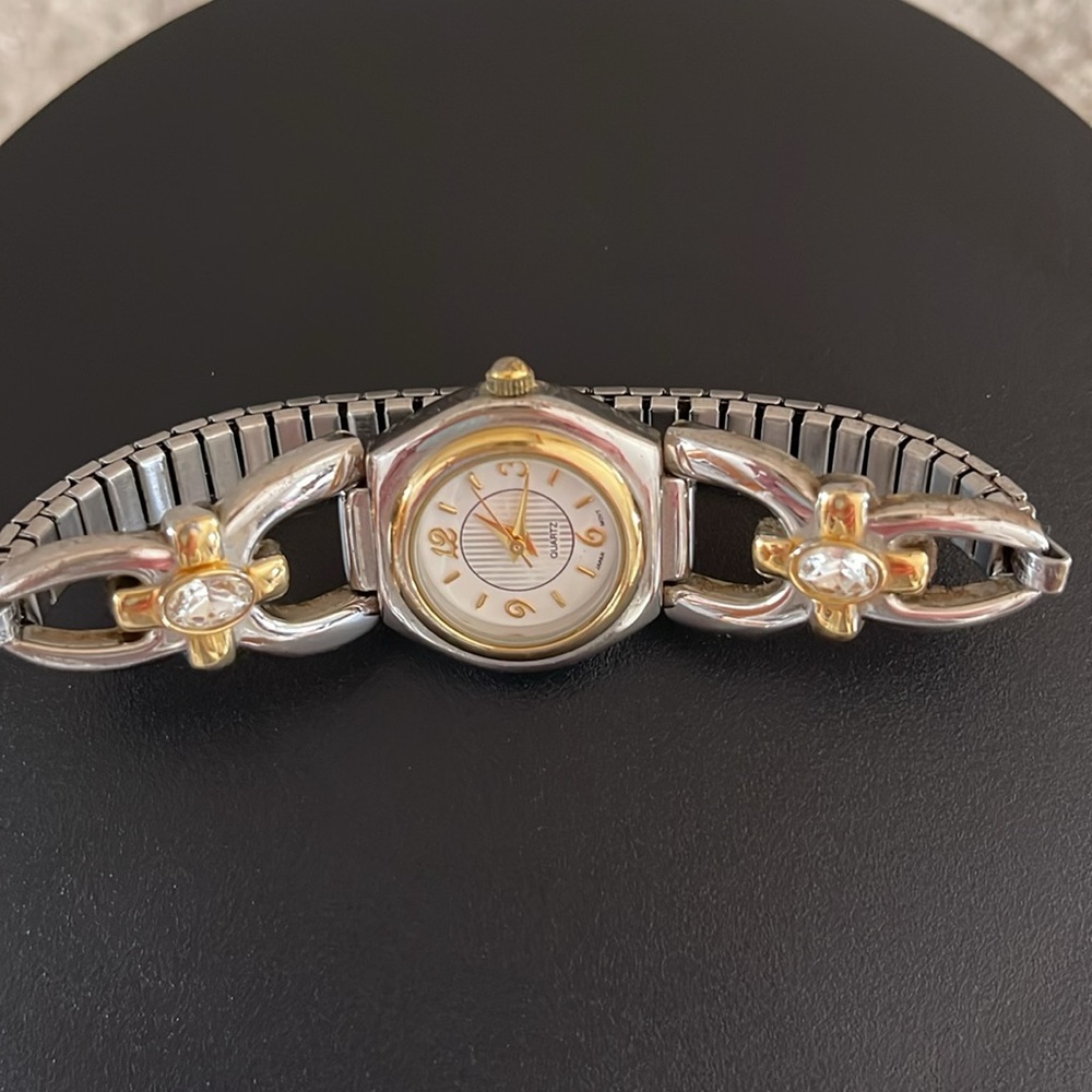 Avon Vintage Women's Quartz Watch Silver w/Gold Accents, Crystals, Stretch Band - Picture 9 of 9